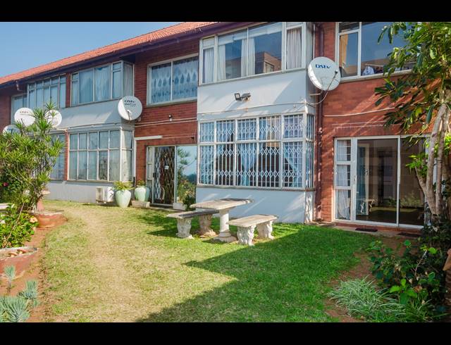 2 BEDROOM APARTMENT FOR SALE IN SCOTTBURGH CENTRAL